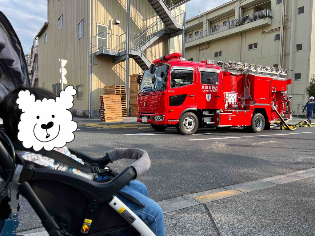 消防車　2歳　子供　写真撮影